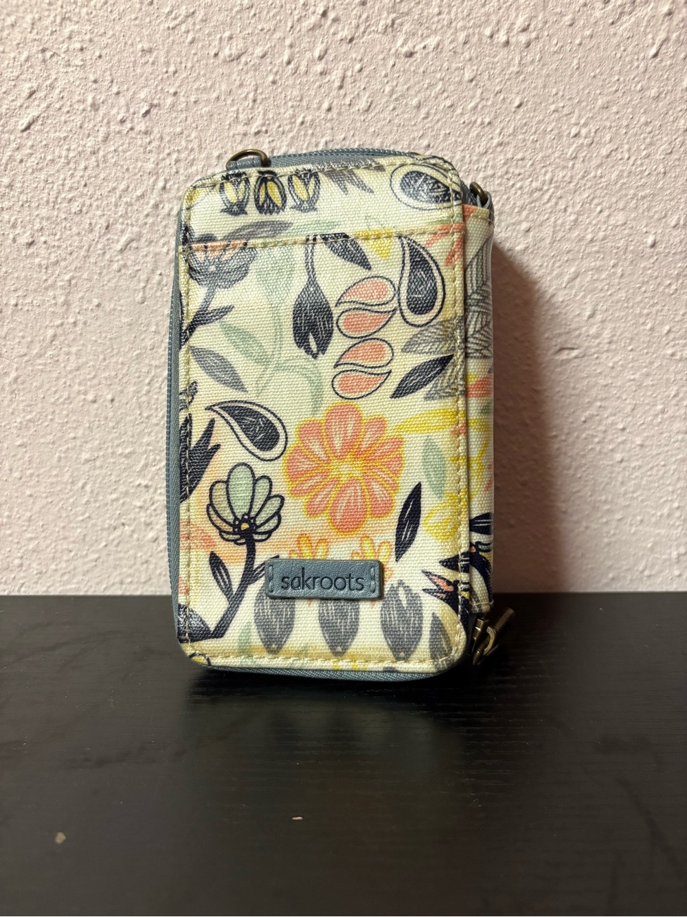 Sakroots Floral Smartphone Crossbody Wallet Wristlet Artist Print Organizer